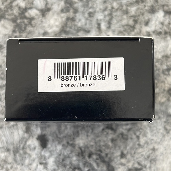 Powder foundation - Picture 3 of 4